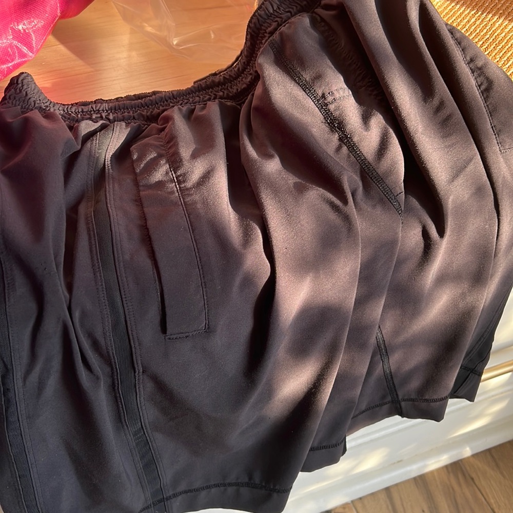 Lululemon pacebreaker shorts